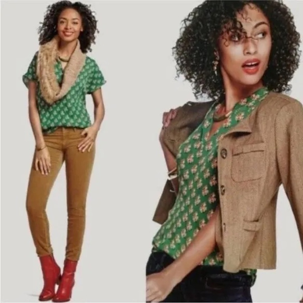 CAbi Style 3252 Stevie Green Floral Blouse Top Notch Neck - Picture 7 of 7